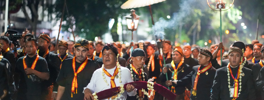 Kirab Pusaka Malam 1 Suro at Kraton Surakarta